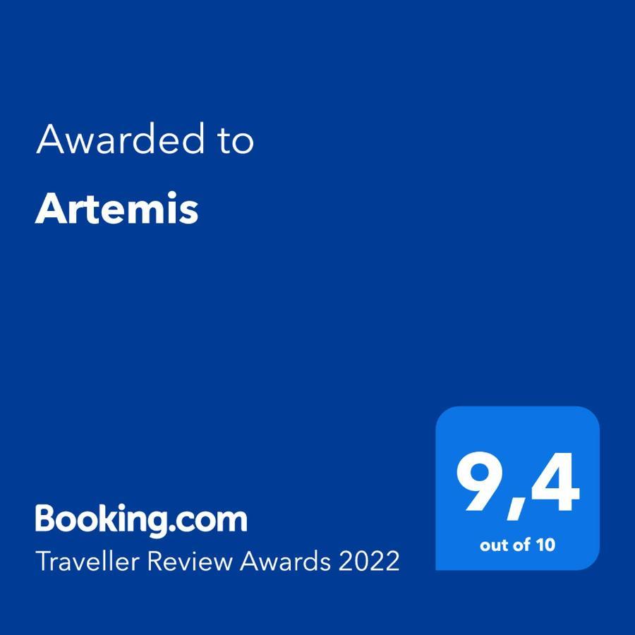 Artemis 호텔 카페니시온 외부 사진
